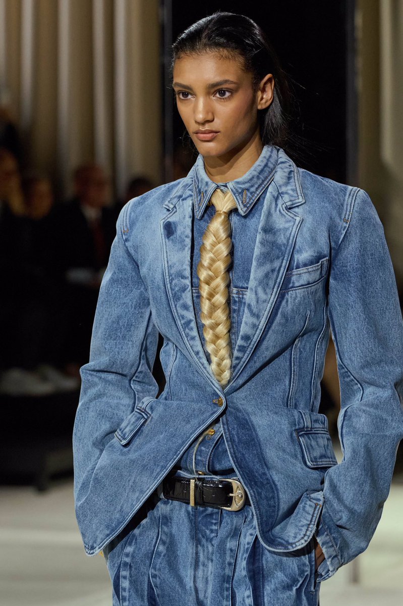 jacquemusx's tweet photo. Don’t mind me, I’m thinking about the braid ties at Schiaparelli FW24 https://t.co/Gcw6YZKCKH