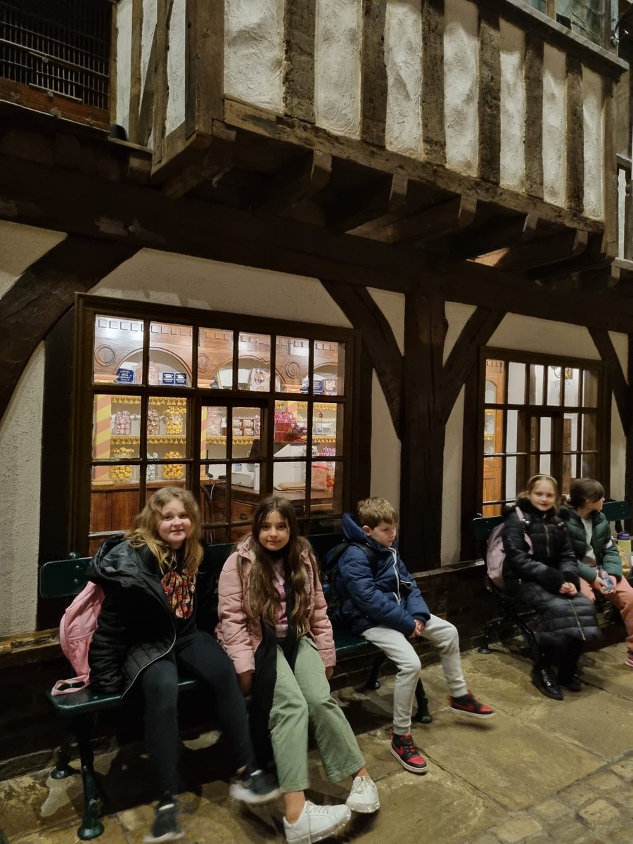 Year 4 HighStPrimary tweet media