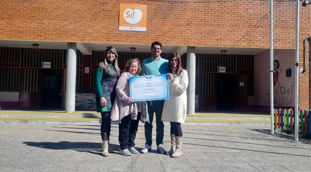 🔎 El CEIP Isabel La Católica recauda 1.224 euros para la @FundContador y sus proyectos. 👀 La donación fue captada en el marco de la Carrera Popular organizada por el centro dentro de su participación en el Día de la No Violencia y la Paz. 📰 fundacionalbertocontador.org/el-ceip-isabel….