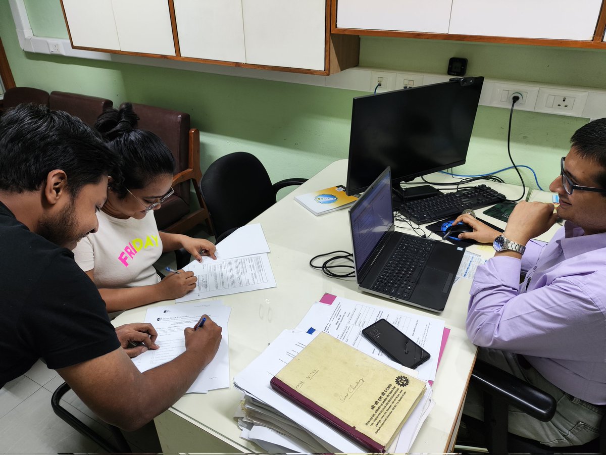 Justus Francis (@justusfrancis4) on Twitter photo Cryo, coffee and signing acceptance of grad school offers today!
Congratulations to <a href="/RishavMitra9/">Rishav Mitra</a> and <a href="/ohdrija/">Adrija Dutta</a> on accepting their PhD offers <a href="/stonybrooku/">Stony Brook University</a> and <a href="/tudresden_de/">TU Dresden</a>. We are all happy and proud of them and <a href="/saikatLab/">The Chowdhury Lab</a> wishes them all the best for their future endeavours! :) Cryo, coffee and signing acceptance of grad school offers today!
Congratulations to <a href="/RishavMitra9/">Rishav Mitra</a> and <a href="/ohdrija/">Adrija Dutta</a> on accepting their PhD offers <a href="/stonybrooku/">Stony Brook University</a> and <a href="/tudresden_de/">TU Dresden</a>. We are all happy and proud of them and <a href="/saikatLab/">The Chowdhury Lab</a> wishes them all the best for their future endeavours! :)