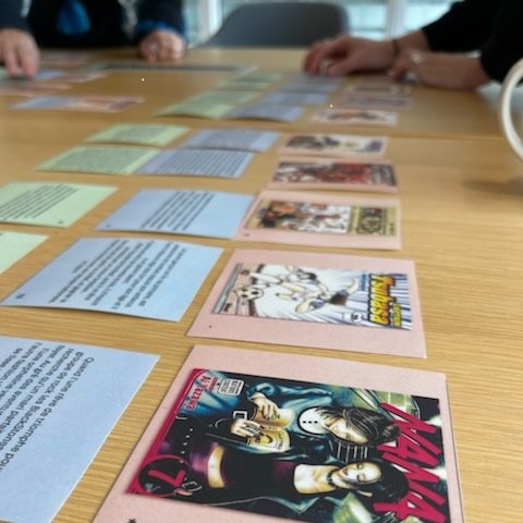 CentreHubertine's tweet photo. Mardi dernier, le @CentreHubertine formait les formateurs et formatrices de l'@education_gouv sur les thématiques d'#ÉgalitéFH. L'objectif ? Utiliser un objet culturel apprécié par les jeunes (le manga), pour aborder les représentations genrées et stéréotypées ! #EducationEgalité https://t.co/D6e5NzOTn1