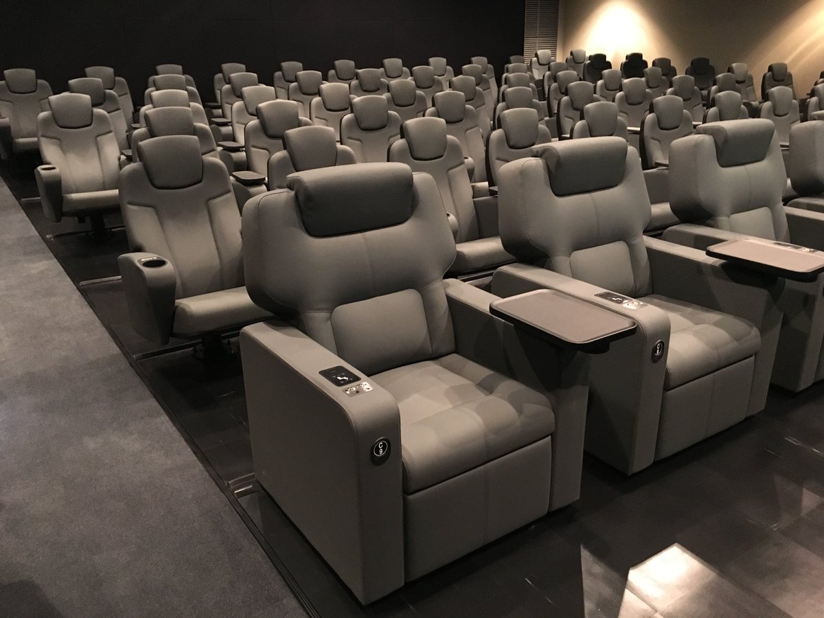 sintokocinepark's tweet photo. 新所沢レッツシネパークは2024年2月29日(木)の営業をもちまして閉館致しました。1983年6月にオープンして以来、地域密着型の映画館として皆様に支えられ営業を行って参りました。40年間もの長きに亘り、ご支援・ご愛顧いただきましたことを従業員一同心より御礼申し上げます。誠に有難うございました。 https://t.co/ts8B7kgbby