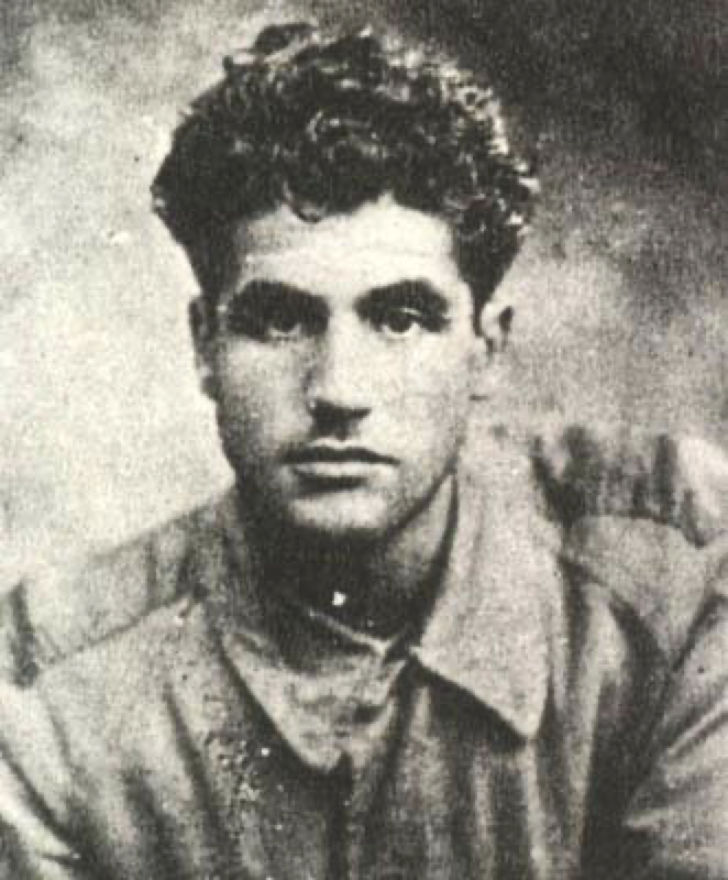 ANPIRomaPosti's tweet photo. Ufficiale dell'Aeronautica militare,#ErnestoCasavecchia dopo l’#8sett1943 divenne capo di stato maggiore della #XIDivisioneGaribaldi. Il #6marzo 1945 cadde in battaglia a #Valmala (#Cuneo)in uno scontro con un battaglione fascista della Divisione Alpina #Monterosa.Aveva 26 anni. https://t.co/BQL4WcA36p