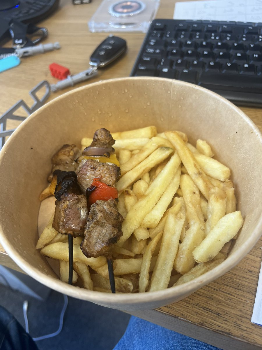 What’s I ordered vs what I got.

<a href="/RealGreekTweet/">The Real Greek</a> your menu is a fucking scam.