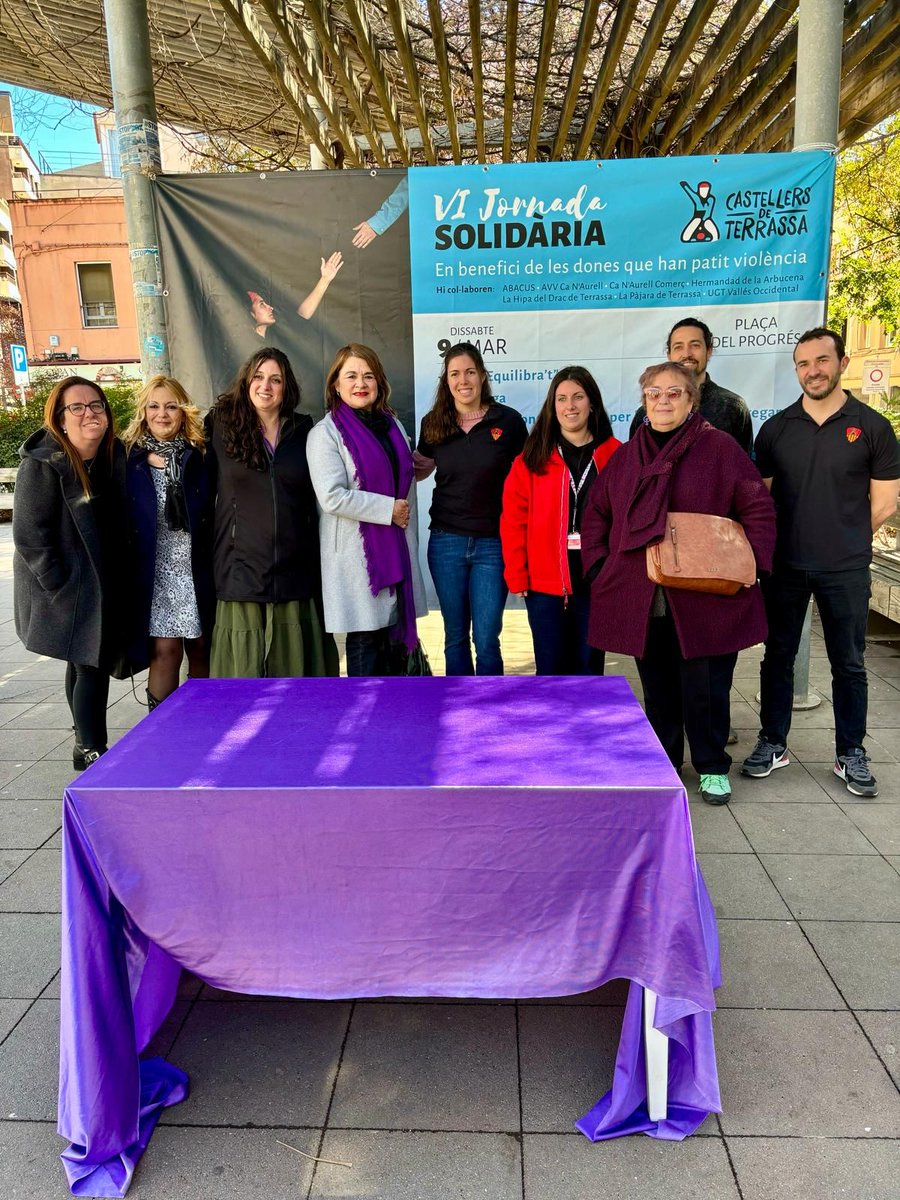 Avui hem participat a la roda de premsa per donar el nostre suport a la Jornada Solidària del 9 de març que lidera les Castelleres i Castellers de Terrassa @CDTerrassa #CasaldelaDonaTerrassa #NiUnaMés #feminisme #femcamijuntes #feminitzemTerrassa #Terrassa