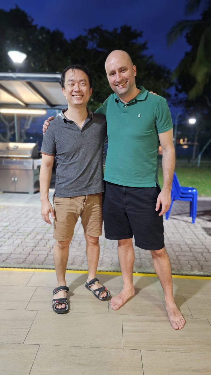 Rare but amazing occasion where families of two soft roboticists met up to enjoy a delightful BBQ dinner. Since both of us were the BBQ-ers, we realized heat can induce interesting actuation in “biomaterials”, and colorimetric changes as well.
#RayeLab #SoftRobotics @katzschmann