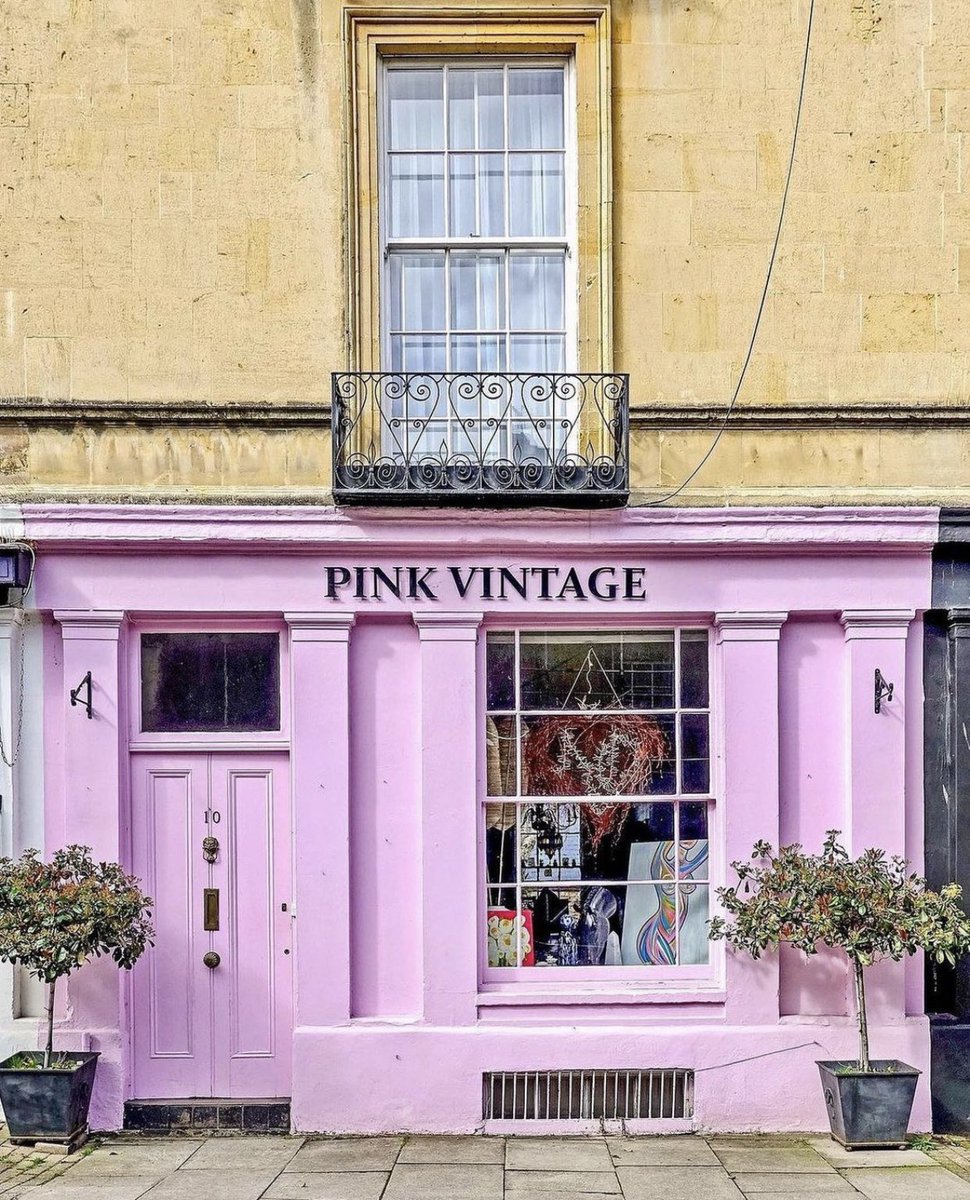PinkVintage10's tweet photo. Feeling pretty and pink 🩷🩷🩷

#pink #pretty #hellomarch https://t.co/5JVb1AdqBG