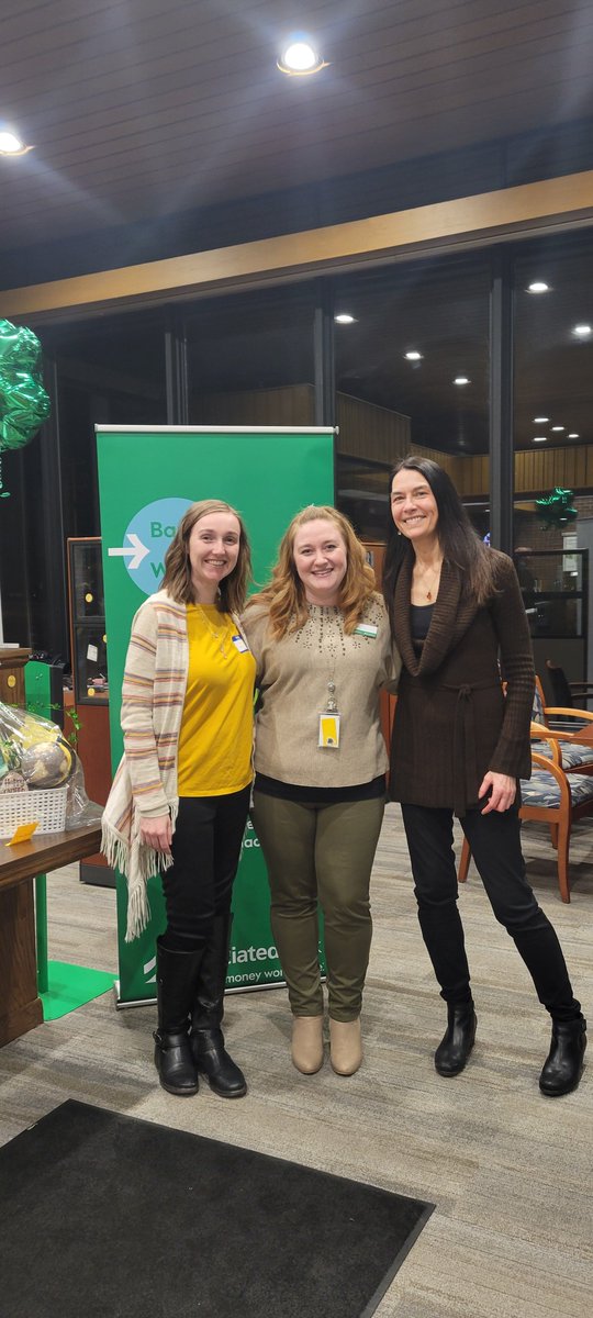 LiveLifeSpirit's tweet image. Had a great time at Associated Bank in Whitewater last night for their Leap Into Business Banking gathering! Pictured here with Sarah Wambura, branch manager, and Karen Silvius, Whitewater Area Chamber of Commerce director.

#local #smallbusinesshelp #LeapDay #businesscoach