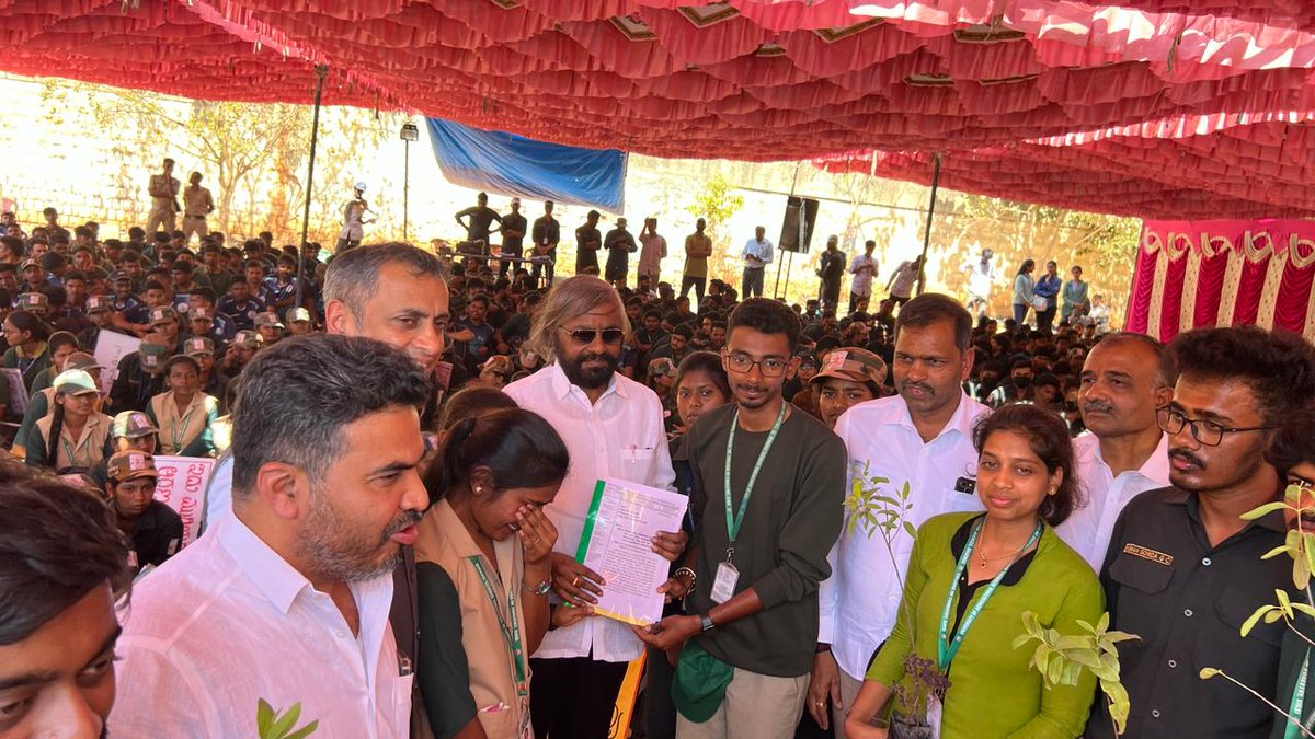 KFSGA_SPI_2024's tweet photo. We Respect the words of forest minister, sir @eshwar_khandre , sir A S Ponnanna and beloved ministers.

Thanks for giving assurance towadrs the future of forestry students. In upcoming days we will be waiting for your Golden words. @eshwar_khandre
@siddaramaiah
@DKShivakumar https://t.co/kXrhEF9kp6