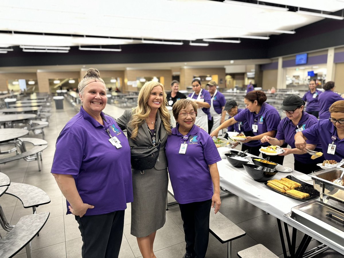 jenny_mcgown's tweet photo. I sure do love our lunch ladies.  They’re no doubt some of the kindest, most grateful and fun members of our #KleinFamily. 🎉❤️ https://t.co/iXf9pKnlCo