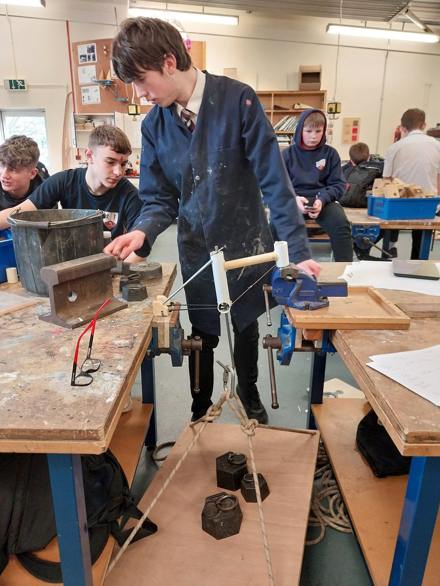 WyedeanDT's tweet photo. Y11 Engineering have been destruction testing their bike frames today.  Learning about tensile and compressive forces and strength to weight ratios.@WyedeanSchool https://t.co/sPtcOrnNuH