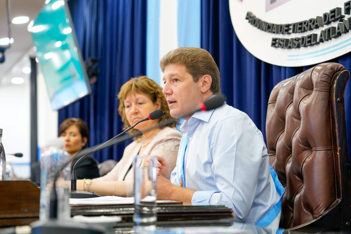 Impulsamos la construcción del Puerto de Río Grande, avanzamos hacia las nuevas fuentes de energía y acompañamos el inicio del Proyecto Fénix para el desarrollo hidrocarburífero.