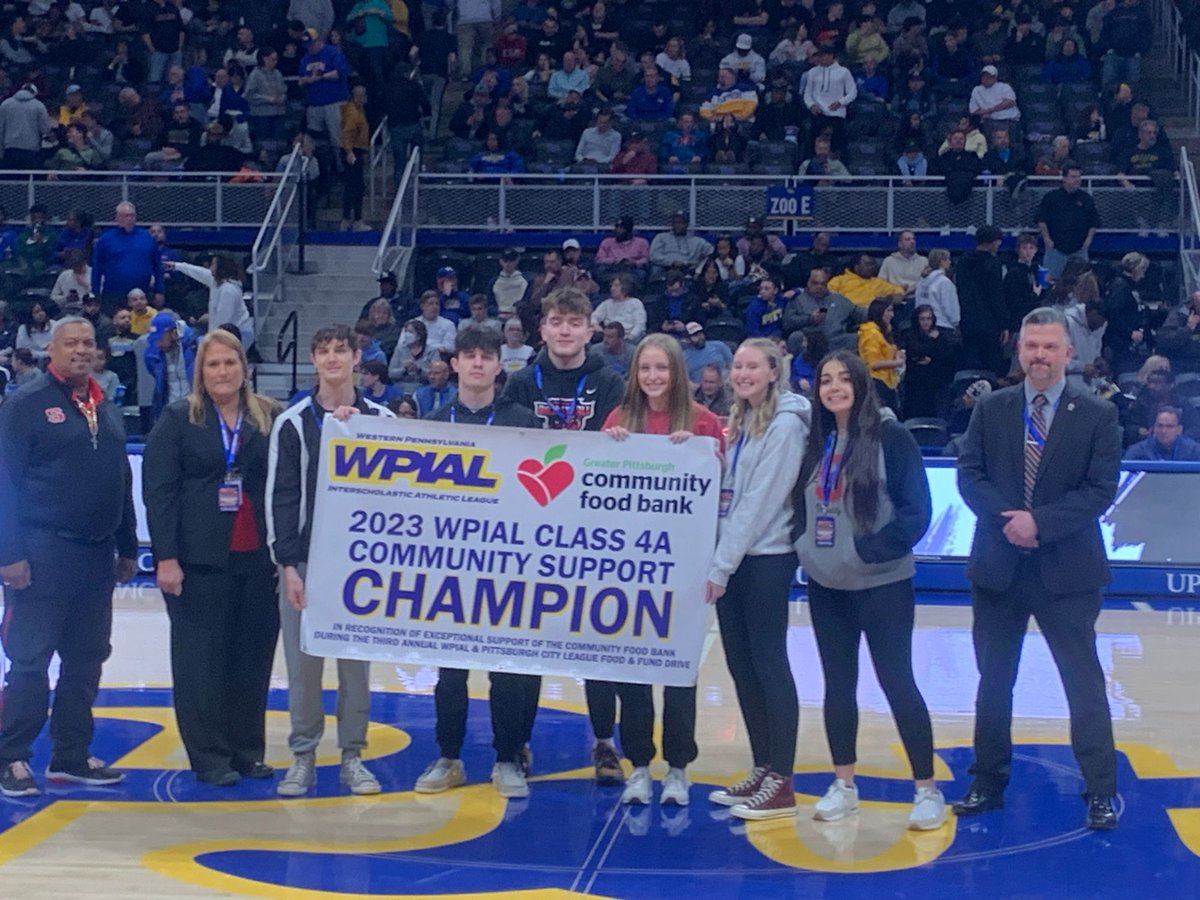 Good Morning, Scottie Nation! We were recognized for winning the WPIAL Food Drive &amp; received our banner at the “Pete” last night! Thank you <a href="/WPIAL/">The WPIAL Gridiron</a> &amp; Scottie Nation! We are grateful!
“We Before Me!”
#BePhenomenal