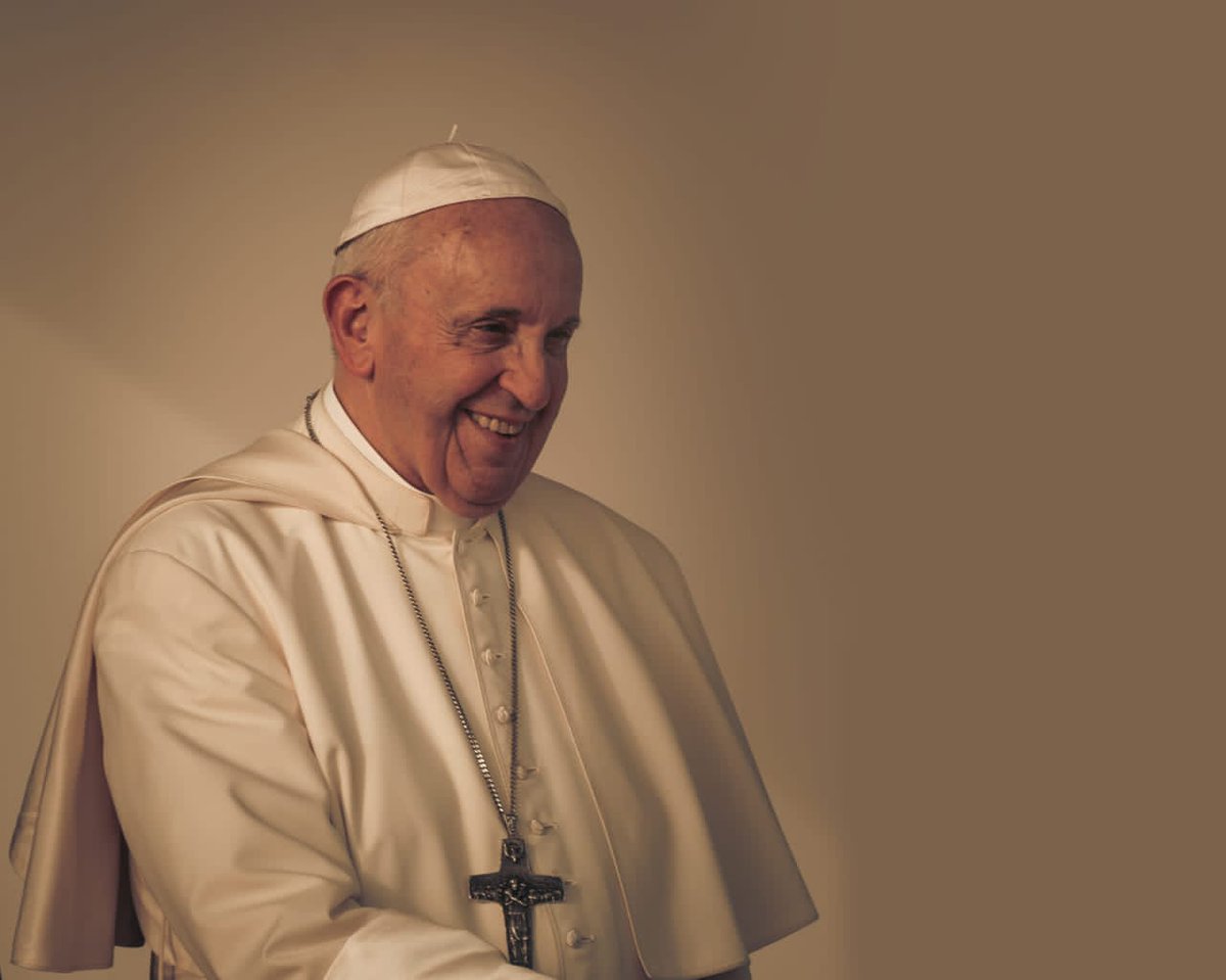pabloaure's tweet photo. El Papa Francisco ha condenado enérgicamente la ideología de género, diciendo que representa un gran peligro: "Es el peor peligro de nuestros tiempos".

El Papa ha afirmado que es una amenaza porque busca borrar la diferencia entre los sexos. «He pedido que se realicen estudios sobre esta FEA IDEOLOGÍA de nuestro tiempo, que anula las diferencias y hace que todo sea igual. Anular las diferencias significa anular la humanidad».

P. D. Aplaudo y veo con beneplácito el contundente pronunciamiento del Papa acerca de esta aberración ideológica que destruye al ser humano, con el falso concepto de que el sexo biológico solo es una construcción social y no natural, otorgado por Dios mediante la procreación.

#DileNoALaIdeologíaDeGénero