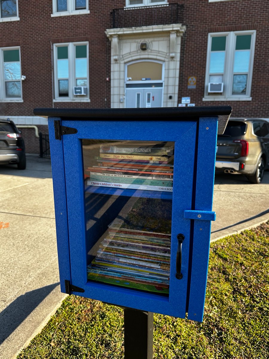Our School No. 5 Little Library is filled with books for our students of all ages and reading levels! Please feel free to take a book home, and enjoy a reading adventure with your child! 📚🔖 @LindenPS