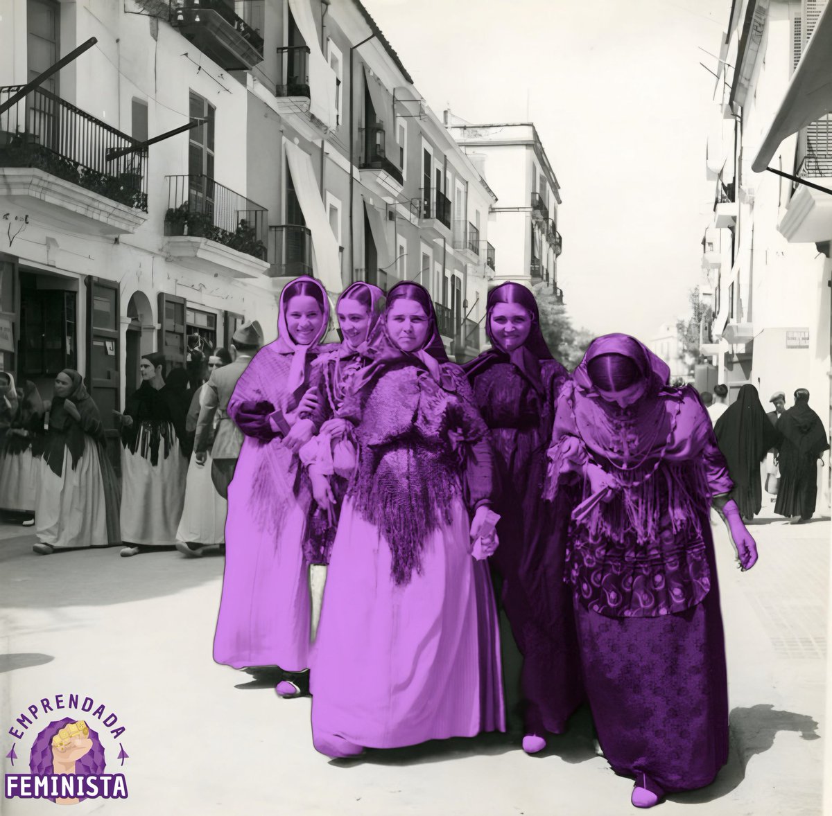 emprendada's tweet photo. Per unes illes feministes
De Vila a Maó
de Sant Francesc a Palma

Bon dia de les Illes Balears🔥💜 https://t.co/yfTAu8fgLh