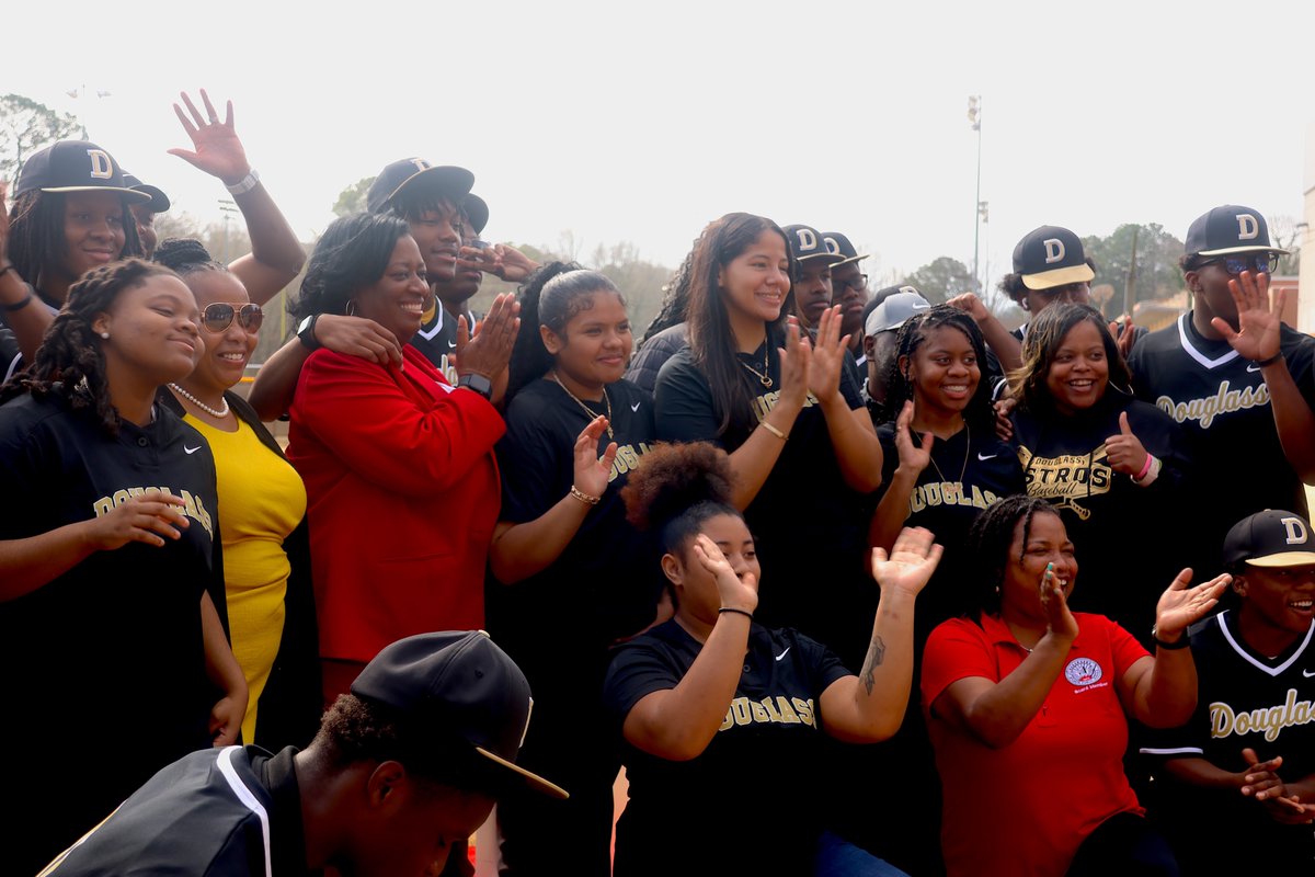 It was a pleasure witnessing the grand unveiling of the newly refurbished Frederick Douglass High School Baseball and Softball field. Thank you to our esteemed partners, the @Braves and @TruistNews, for their invaluable contribution to the school's campus!