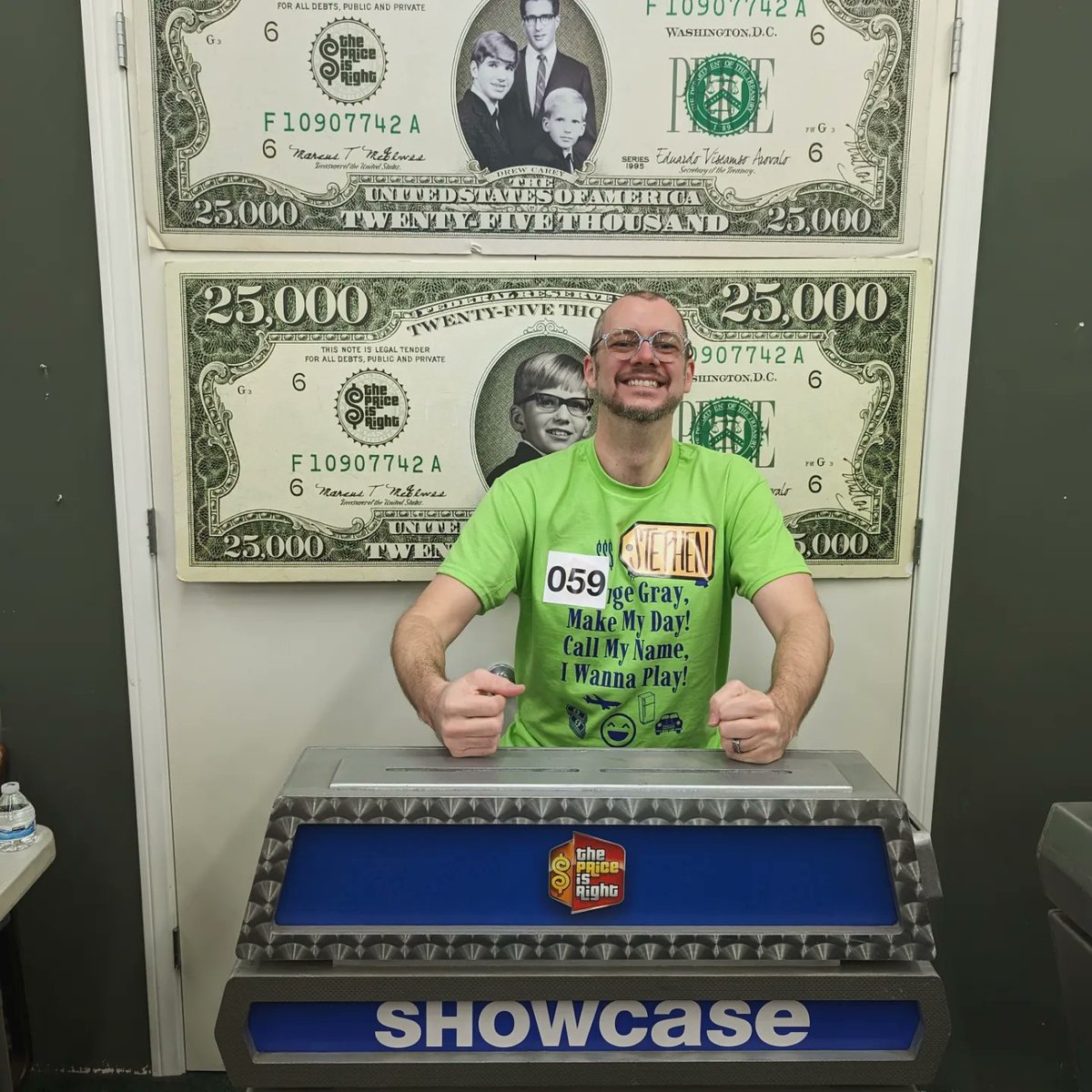 SWebCEO's tweet image. I went to a @PriceIsRight taping on 1/31 and it&apos;s finally airing today on @CBS! Stay tuned for prizes &amp;amp; surprises of all sizes, including my favorite car game 🤩 You can also watch on-demand on @paramountplus