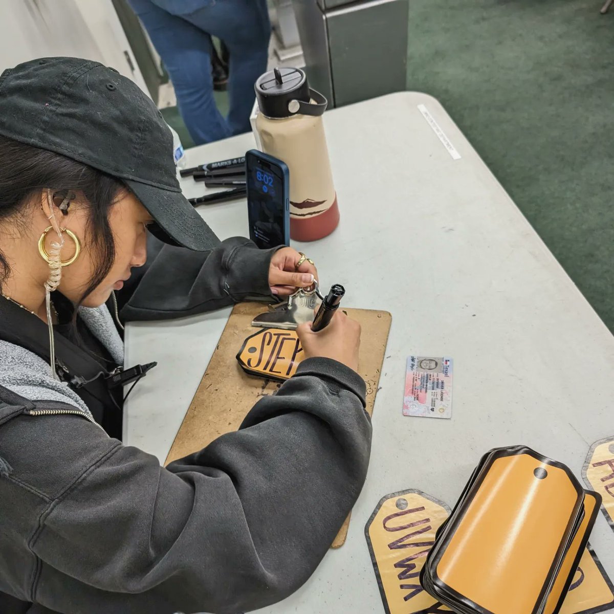 SWebCEO's tweet image. I went to a @PriceIsRight taping on 1/31 and it&apos;s finally airing today on @CBS! Stay tuned for prizes &amp;amp; surprises of all sizes, including my favorite car game 🤩 You can also watch on-demand on @paramountplus