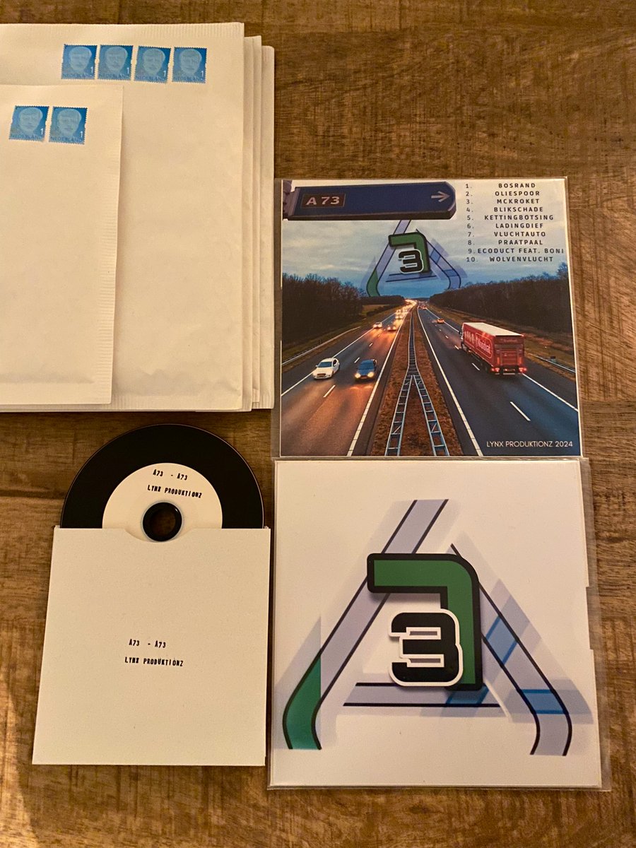 roeljanssen77's tweet image. Ons album A73 is sinds vandaag uit via Lynx Produkionz! Het is een elektronisch project van mijzelf en Domien Bastiaans. Een soort conceptalbum rond de snelweg A73, de levensader naar het zuiden van Nederland. 

Check ‘m via o.a. lynxproduktionz.bandcamp.com/album/a73-a73

sptfy.com/Q7Bs