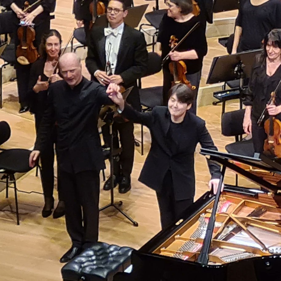 #nsoeuropeantour! I'd like to thank the fantastic musicians that have been performing with me and the @NatSymphonyDC , and the others that came for a hug before or after the concert! And a particular thanks to my wonderful collegue and cover conductor #nicholashersch !