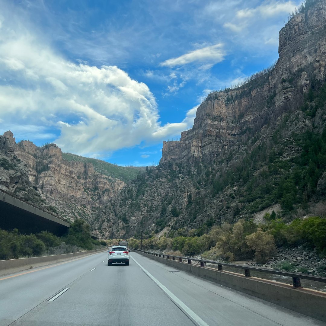 TheNextSummitA1's tweet image. Glenwood Canyon by car 🚗: majestic views, but keep an eye out for swift weather changes! 🌦️ Use pullouts, drive safe, and soak in the beauty responsibly. #GlenwoodCanyon #SafeDriving #MountainRoads #TravelTips #ColoradoViews