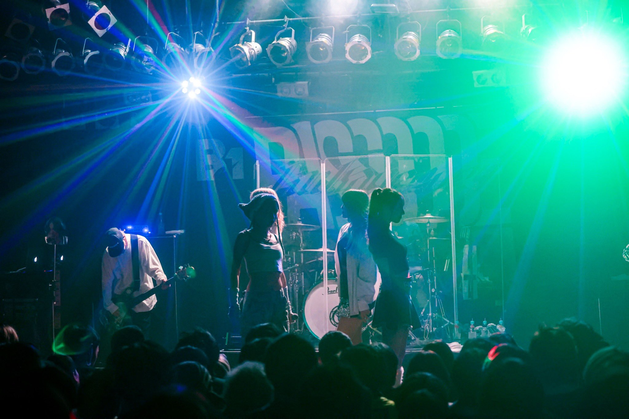 GHlxSqJaEAALyqZ?format=jpg&name=large