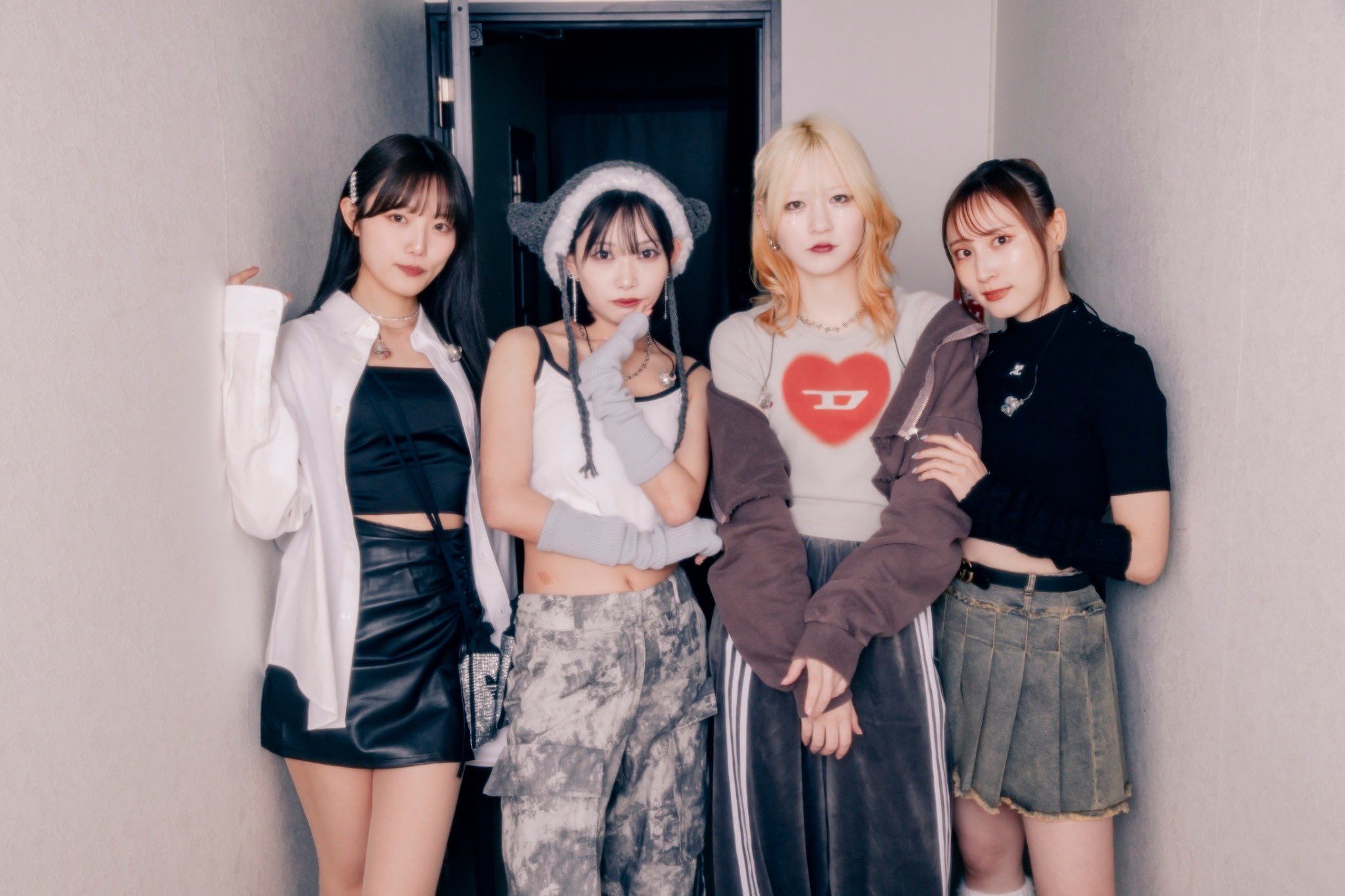 GHlxSqNbQAADBEl?format=jpg&name=large