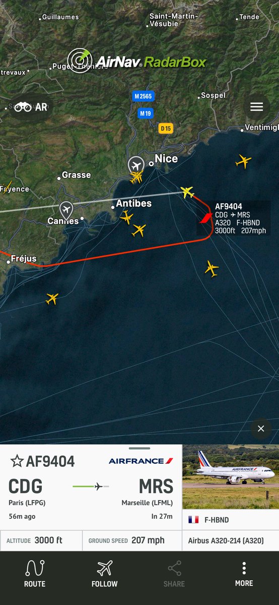 FlightEmergency's tweet photo. Air France flight AF9404

CDG- MRS

Squawking 7700 (emergency)

⁦@RadarBoxCom⁩

Follow flight AF9404 at RadarBox https://t.co/pgJrqR85gq https://t.co/K7nqoJEv0z