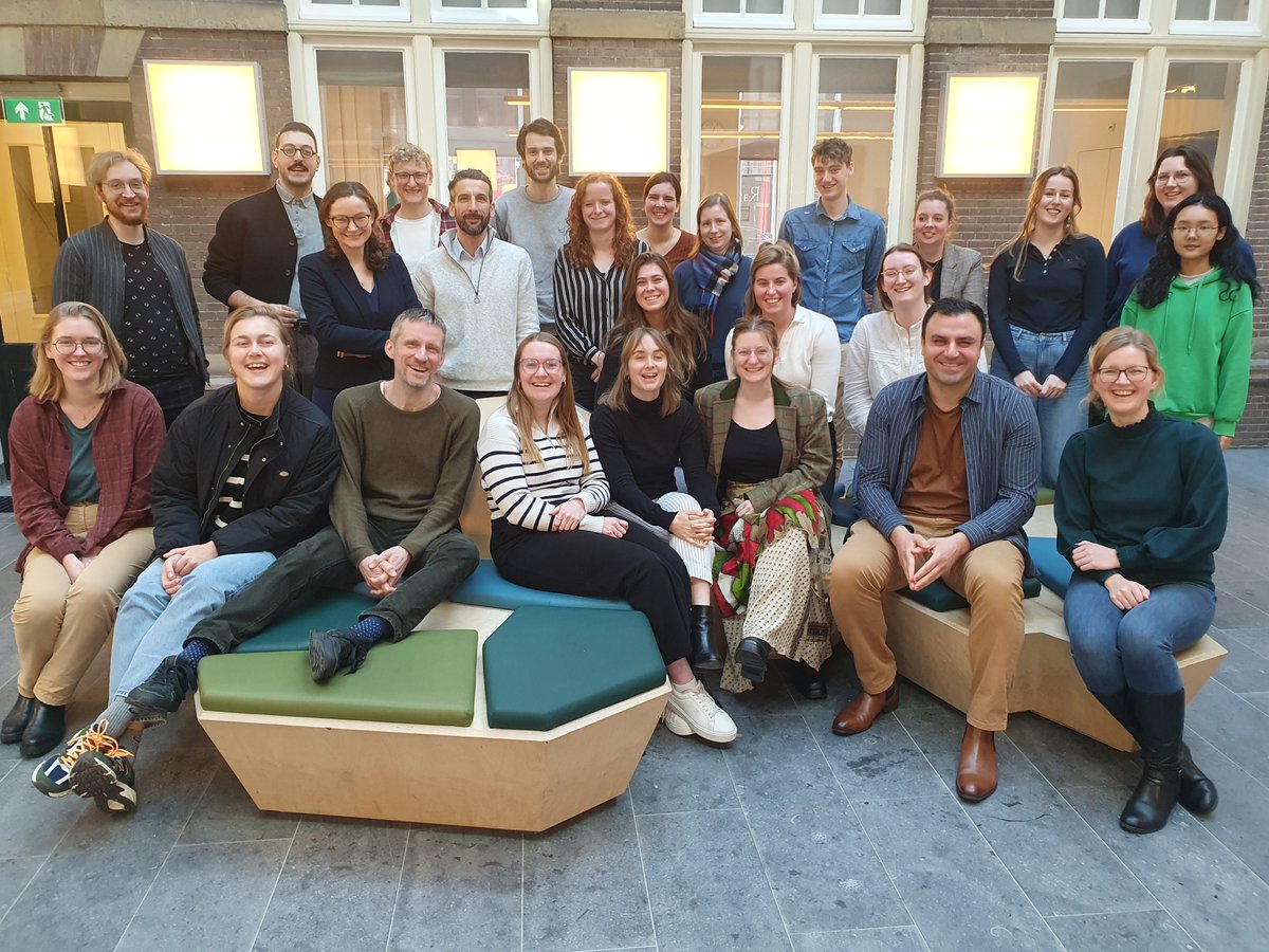 Happy smiles at the last day of the Studying Governance: Questions, Designs, and Methologies course. Many thanks to Merlijn van Hulst, @DToshkov and Barbara Vis for their insightful contributions! 💐