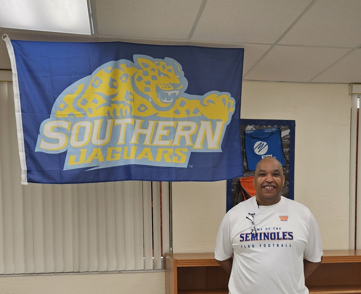 MrColman13's tweet photo. Showing School Pride x (2) H.L. Watkins SEMINOLES 🧡💙& Southern University JAGUARS 💛💙
@WatkinsSeminol1 @presleycharles @TeachPalmBeach @pbcsd #ShiningStarPBC #PublicSchoolsWeek https://t.co/PXtdOhZhRC