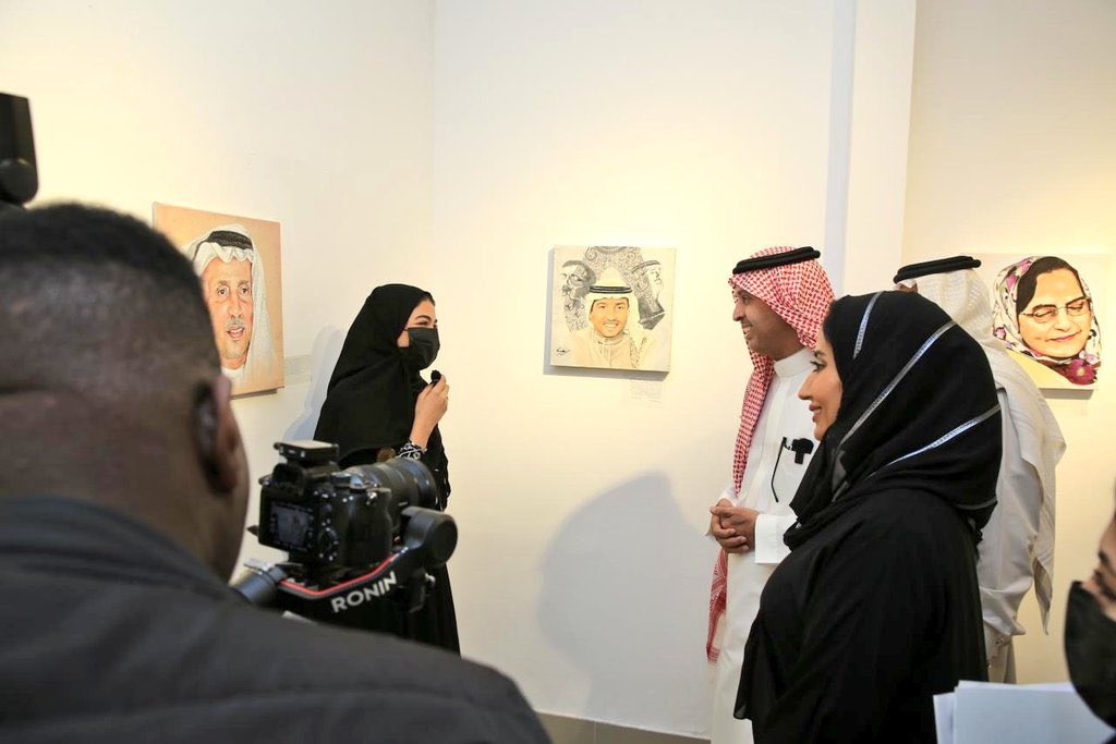 DR__QADI's tweet photo. شاركت الإبنة الغالية (رؤى) وضمن فعاليات معرض #سواري_الوطن بلوحة بورتريه لفنان العرب #محمد_عبده والذي بدوره وجّه لها رسالة شكر وإعجاب بهذا العمل.
كل الشكر لأبي نورة على هذه البادرة التحفيزية الرائعة ولكل القائمين على هذا المعرض الجميل💚

@Mohammed_Abdu 

. https://t.co/4OCmvxB1zD
