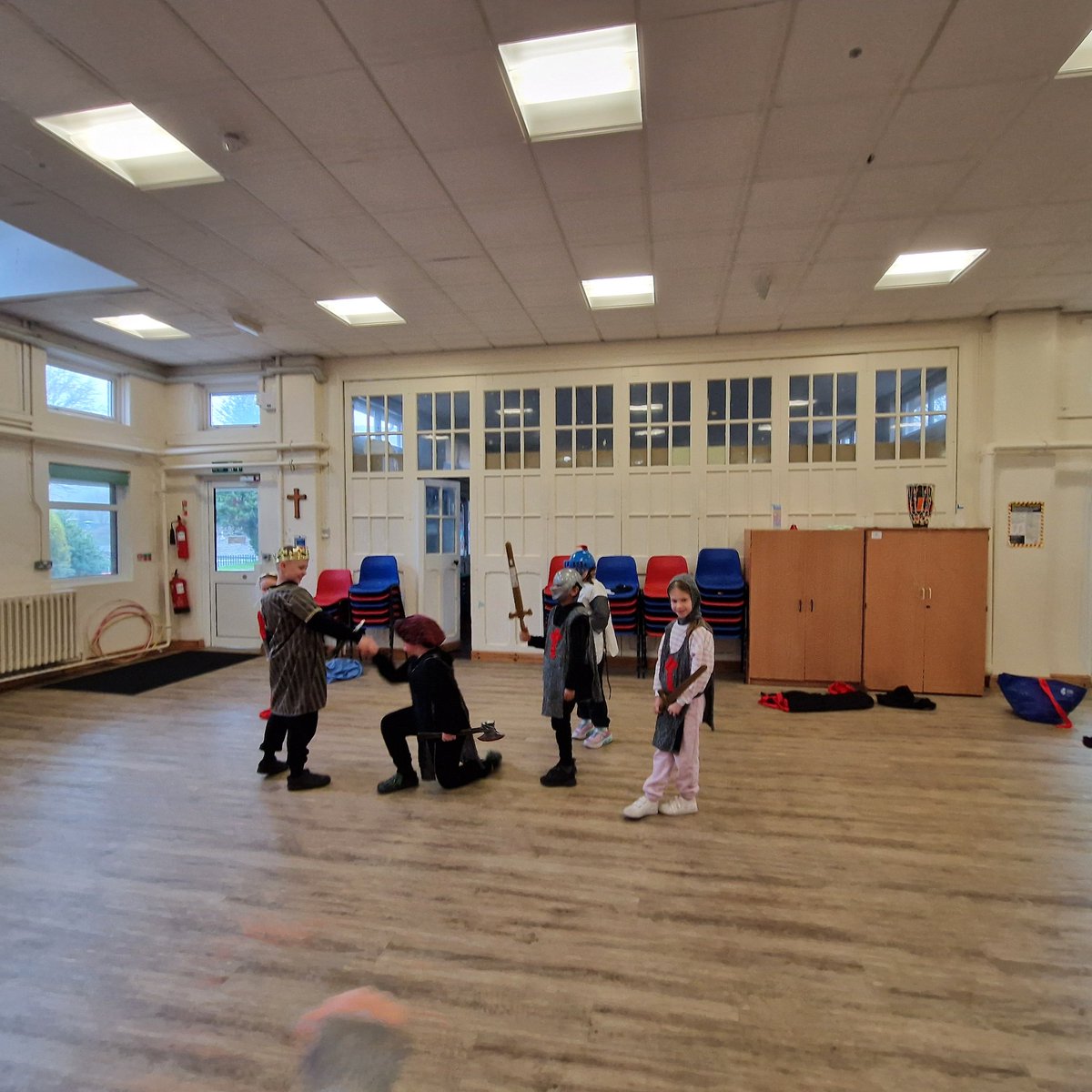 CL_Stars's tweet image. Happy Saint David's Day 🌼🏴󠁧󠁢󠁷󠁬󠁳󠁿
Here's what's been happening over the past 2 weeks. The children have love learning about different Welsh Myths and Legends so much that we are going to carry on until Easter @CwmclydachPri @aberdareciw #DewiSant #StDavidsDay #expressivearts #welsh