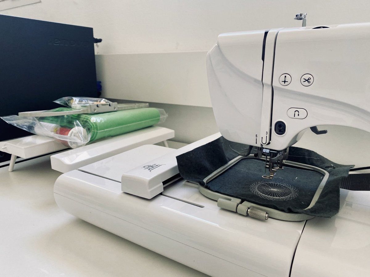 Ja estem a punt per a les sessions de capacitació tecnològica. Ens han arribat les màquines pel nostre FaigLab! #AprendreFent #fabricaires <a href="/cesirecat/">CESIRE</a> <a href="/educaciocat/">Educació</a>