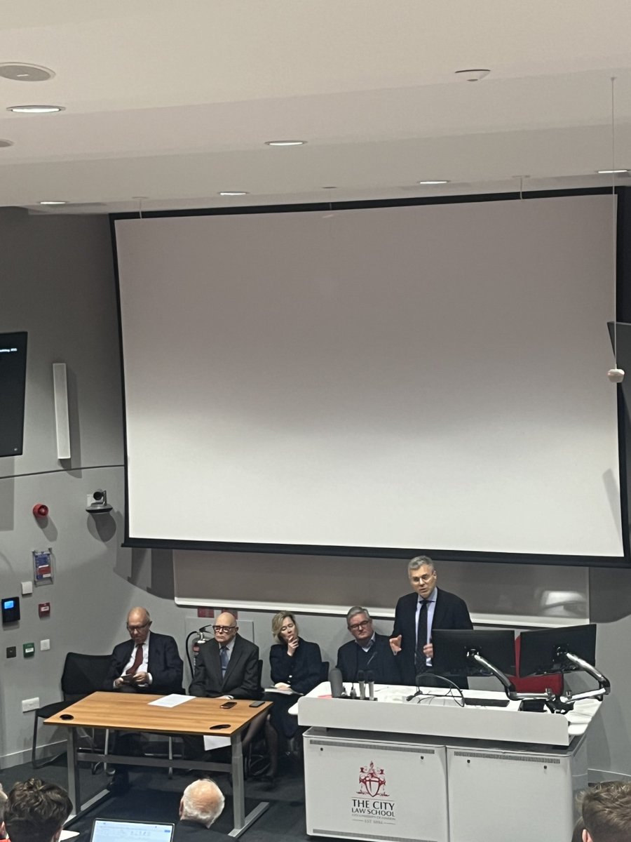 On Wednesday we talked about 'Rebuilding Relations b/w the #UK and the #EU' w/ Sir J.King, Baroness Smith, Prof Sir A.Dashwood & Lord Hannay. The event was co-organised by @panoskoutrakos_ & @AnalystsGroup, support by @Henderson_Bar We look forward to welcoming you soon again!