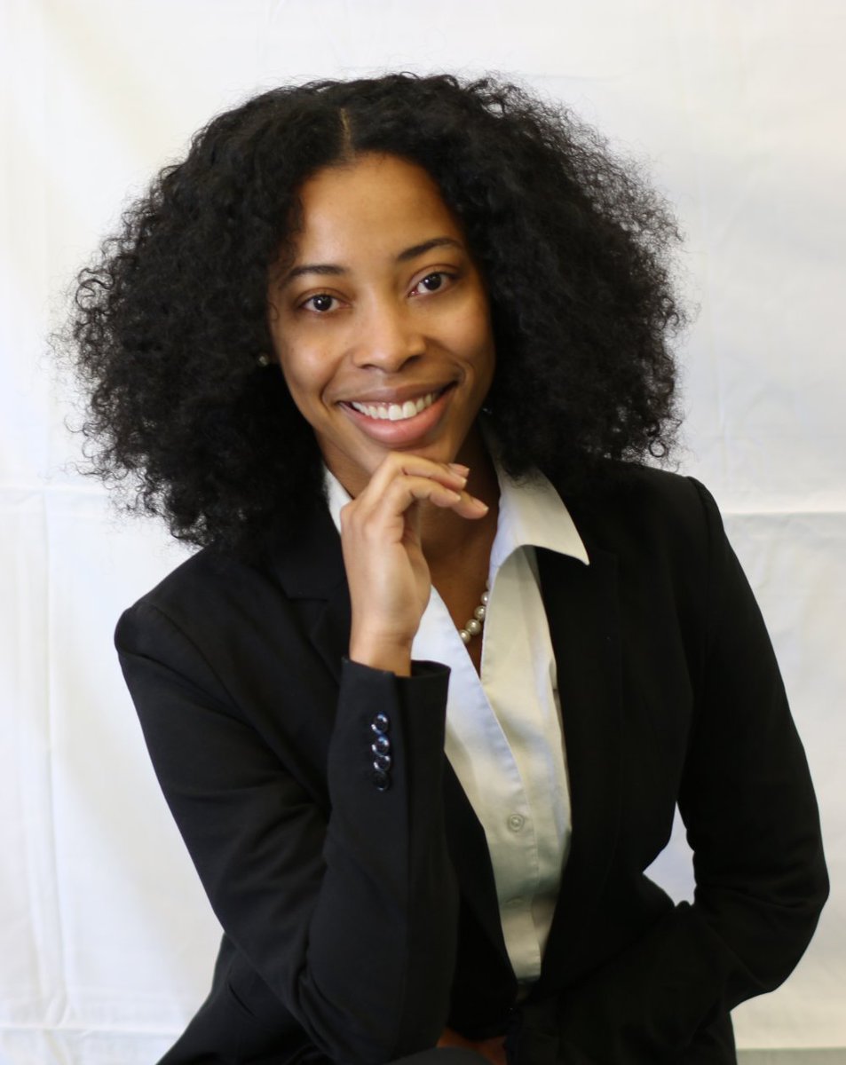 SocialMissionEd's tweet photo. Hey! My name is Stacie Davis and I am the SMA Health Senior Health Justice Fellow. I am a 4th year dental student from St. Louis, MO who is currently studying at Howard University College of Dentistry. 

#FutureFeatureFriday takeover https://t.co/jOGjzPDPpz