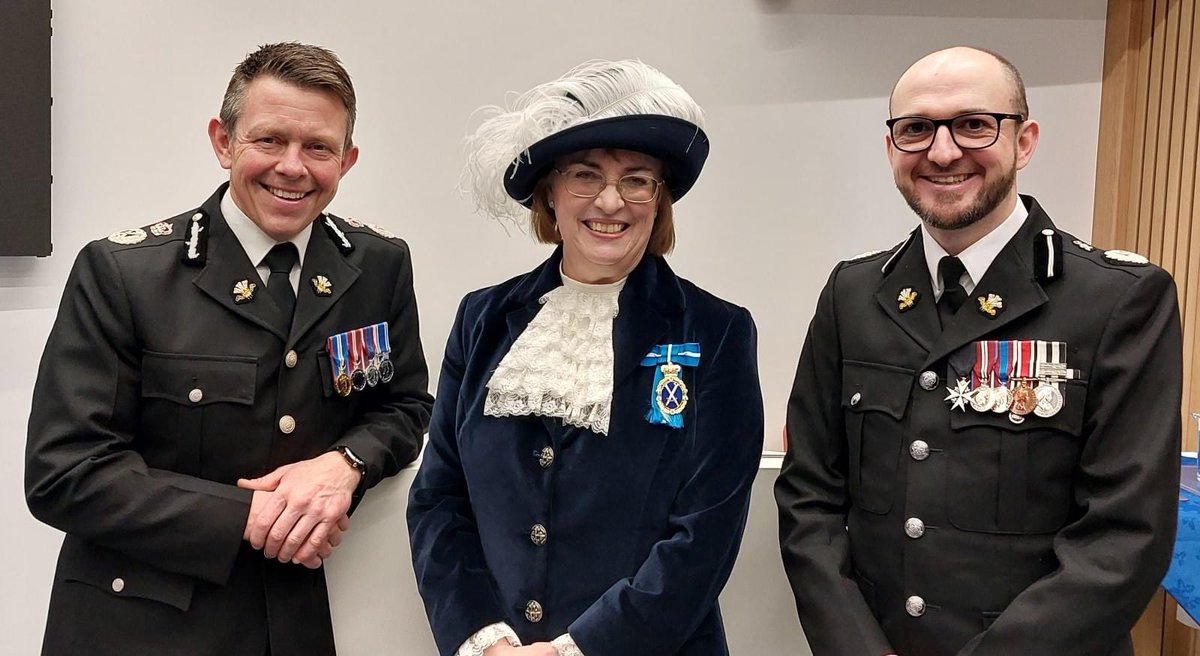 Dale Cartwright (@drdcartwright) on Twitter photo ๐ CROESO i <a href="/HeddluDeCymru/">Heddlu De Cymru</a>
Delighted to welcome our newest Special Constables to <a href="/swpolice/">South Wales Police</a> yesterday alongside Chief Constable Jeremy Vaughan๐ฎโโ๏ธ
Are you looking for a new challenge?
We are currently recruiting special constables ๐ฎ
Apply now โก๏ธ policejobswales.tal.net/vx/lang-en-GB/โฆ ๐ CROESO i <a href="/HeddluDeCymru/">Heddlu De Cymru</a>
Delighted to welcome our newest Special Constables to <a href="/swpolice/">South Wales Police</a> yesterday alongside Chief Constable Jeremy Vaughan๐ฎโโ๏ธ
Are you looking for a new challenge?
We are currently recruiting special constables ๐ฎ
Apply now โก๏ธ policejobswales.tal.net/vx/lang-en-GB/โฆ
