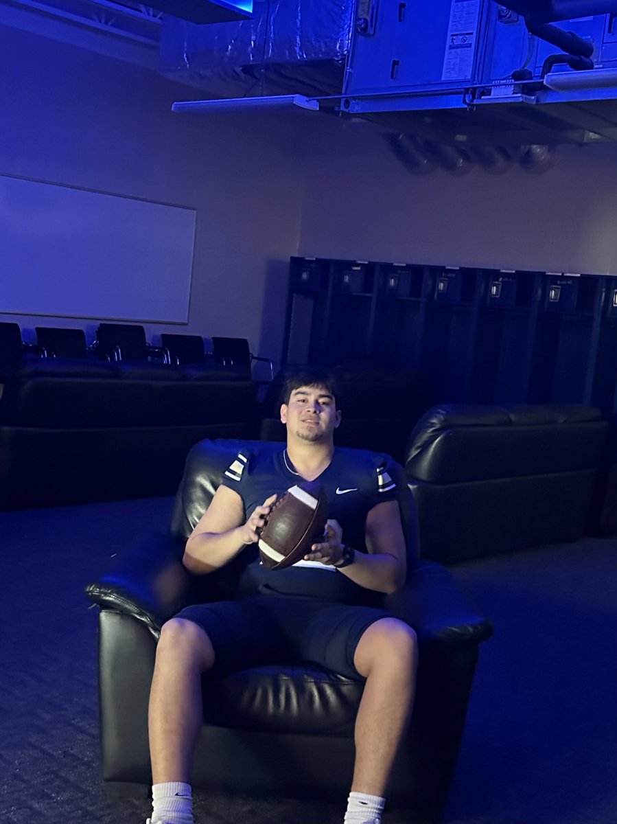 khalialb12's tweet photo. Thank you @CoachAbbs, @CoachWilliamsJ and @CoachTBolen  for your hospitality and welcoming me and my dad. I had a great visit!
@TrineThunderFB @hdcoach_mark @CoachGroneqb https://t.co/7H2ViOwmA7