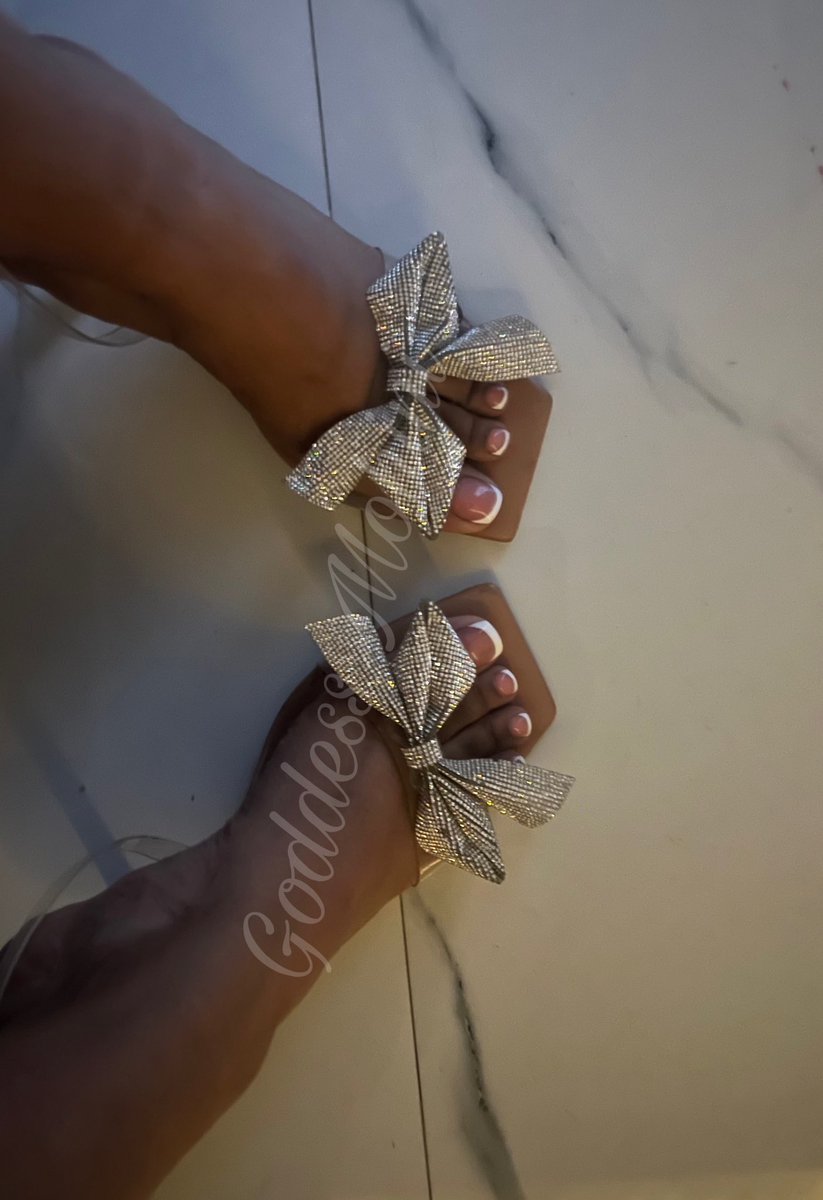 Mohiniarchy's tweet photo. My time is as expensive as my heels so don’t approach me if you’re a broke peasant. Period https://t.co/XYNUbl7PsB