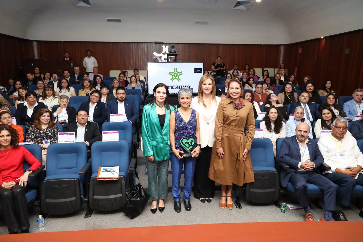 CONCAMIN (@concamin) on Twitter photo La presidenta de la <a href="/FConcamin/">Fundación CONCAMIN</a>, Sandra Pérez de Abugaber y la presidenta de la Comisión IDEA, Maricarmen Bernal, hicieron entrega de “El Corazón de los Industriales” a la alpinista Elsa Ávila, <a href="/ElsaAvilaB/">Elsa Ávila 1a latinoamericana➡️ Cima del Everest</a>, por la plática motivadora sobre su experiencia para alcanzar la cima del La presidenta de la <a href="/FConcamin/">Fundación CONCAMIN</a>, Sandra Pérez de Abugaber y la presidenta de la Comisión IDEA, Maricarmen Bernal, hicieron entrega de “El Corazón de los Industriales” a la alpinista Elsa Ávila, <a href="/ElsaAvilaB/">Elsa Ávila 1a latinoamericana➡️ Cima del Everest</a>, por la plática motivadora sobre su experiencia para alcanzar la cima del