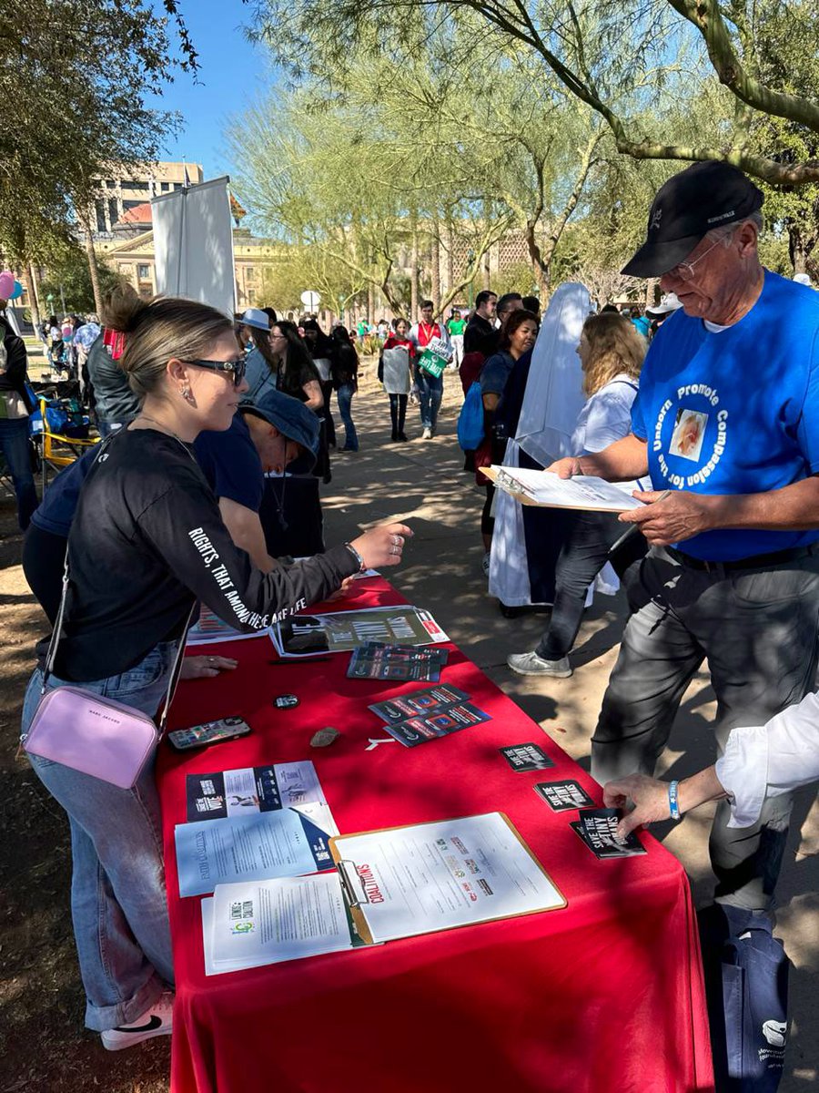 aubrey_savela's tweet photo. .@tpaction 

Ballot chase for the tiny humans 🤝

Over 30 pro-life people have signed up to join our ballot chasing army for 2024

👶 🇺🇸🤍🪩 https://t.co/Pu9hTTC3ce
