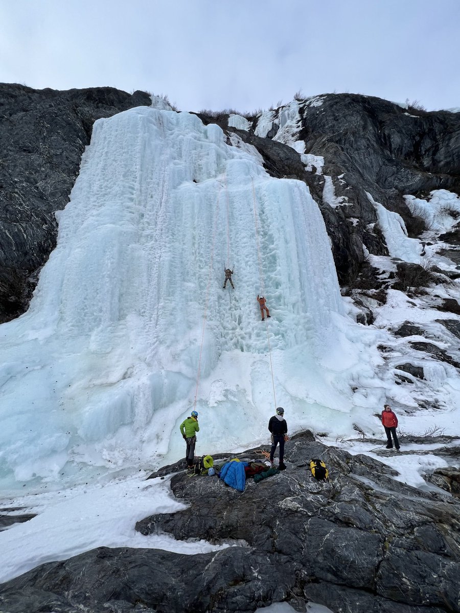 Two years ago I was scaling this frozen waterfall in Alaska! Never thought I’d ice climb, quite an experience and I’d do it again!! 
#Alaska #peoplewhodofunstuff #SaraSalt #iceclimbing #epicadventures