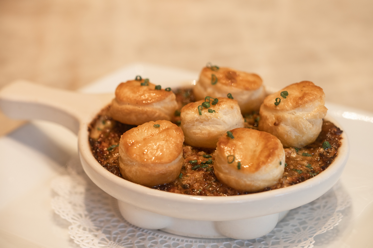 A starter that's always spectacular!

📸 Escargot - Six oven baked snails topped with onion-garlic stuffing, herb-garlic butter and puffed pastries.

#perryssteakhouse #finedining