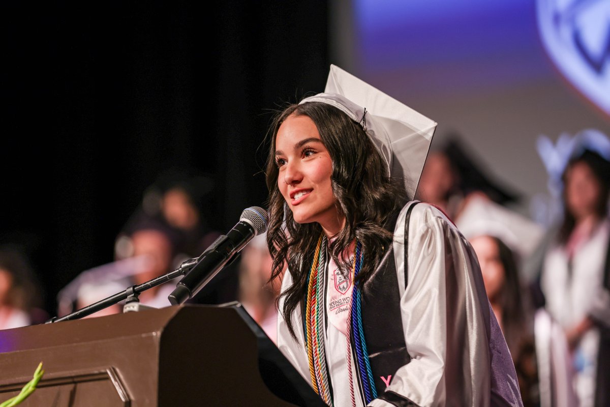 El Paso ISD seniors, graduation season is 100 days away! Let this be a reminder that your hard work, perseverance and commitment to academic excellence will soon pay off. Keep pushing forward!

Find the graduation schedule here ➡️ bit.ly/episdgrad24

#ItStartsWithUs