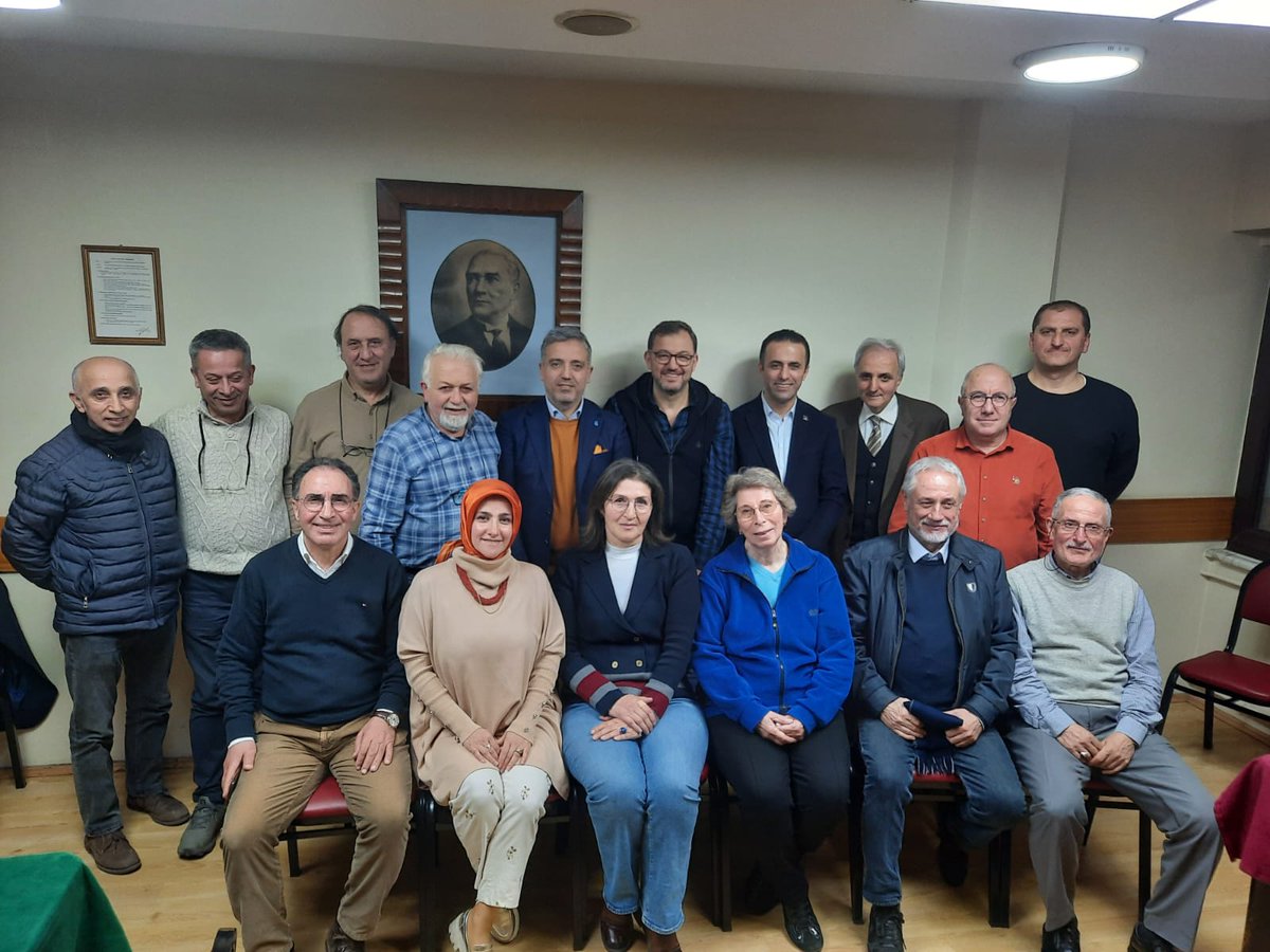 "Trabzon Liselerinden Yetişenler Kültür ve Dayanışma Derneği Vakfı" kıymetli yöneticileri ile bir araya geldik.Nazik davetleri ve değerli sohbetleri için teşekküreder ,kültür ve sanat çalışmalarında başarılarının devamını dilerim.<a href="/alibabacan/">Ali Babacan</a> <a href="/devapartisi/">DEVA Partisi</a> <a href="/TrabzonDeva/">DEVA Partisi Trabzon</a>