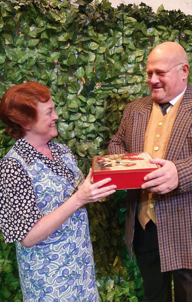 StokeRep's tweet image. Having started her Rep career playing Lydia Lubey in All My Sons, 29 years later, Dawn Birks is now the set designer for our current production. If you want to see her latest creation come and see 𝑨𝒍𝒍 𝑴𝒚 𝑺𝒐𝒏𝒔
 stokerepplayers.co.uk/all-my-sons/ #allmysons #setdesigner