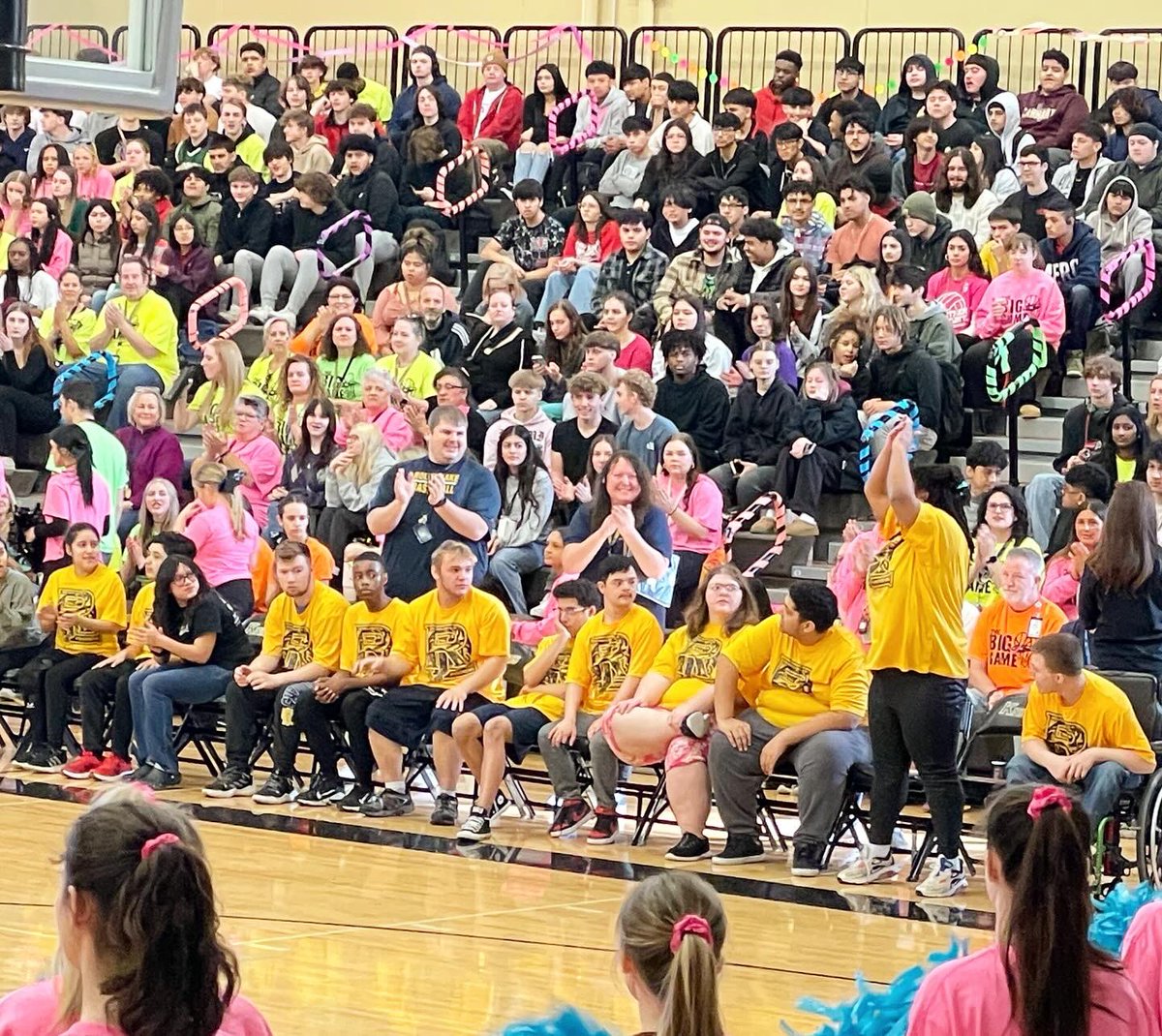 RLHS Student Council tweet media