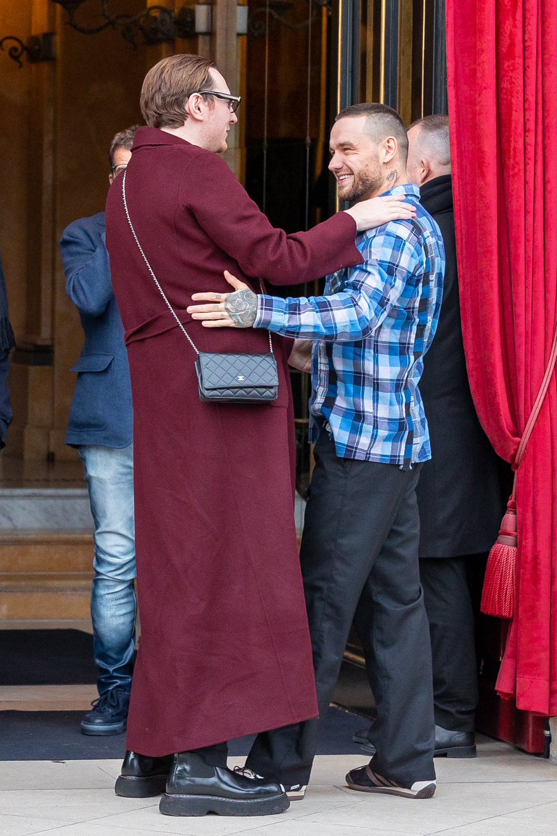 lpupdatemedia's tweet photo. 📷| Liam in Paris recently https://t.co/MF5LFHn5LN