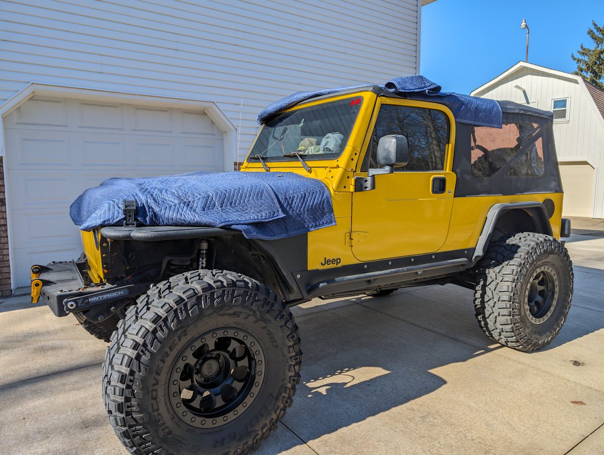 dannyknecht's tweet photo. Brought him out of winter storage to get some fresh air #ljnation #jeep #4jeepsdeep https://t.co/G8bVj6uEPO