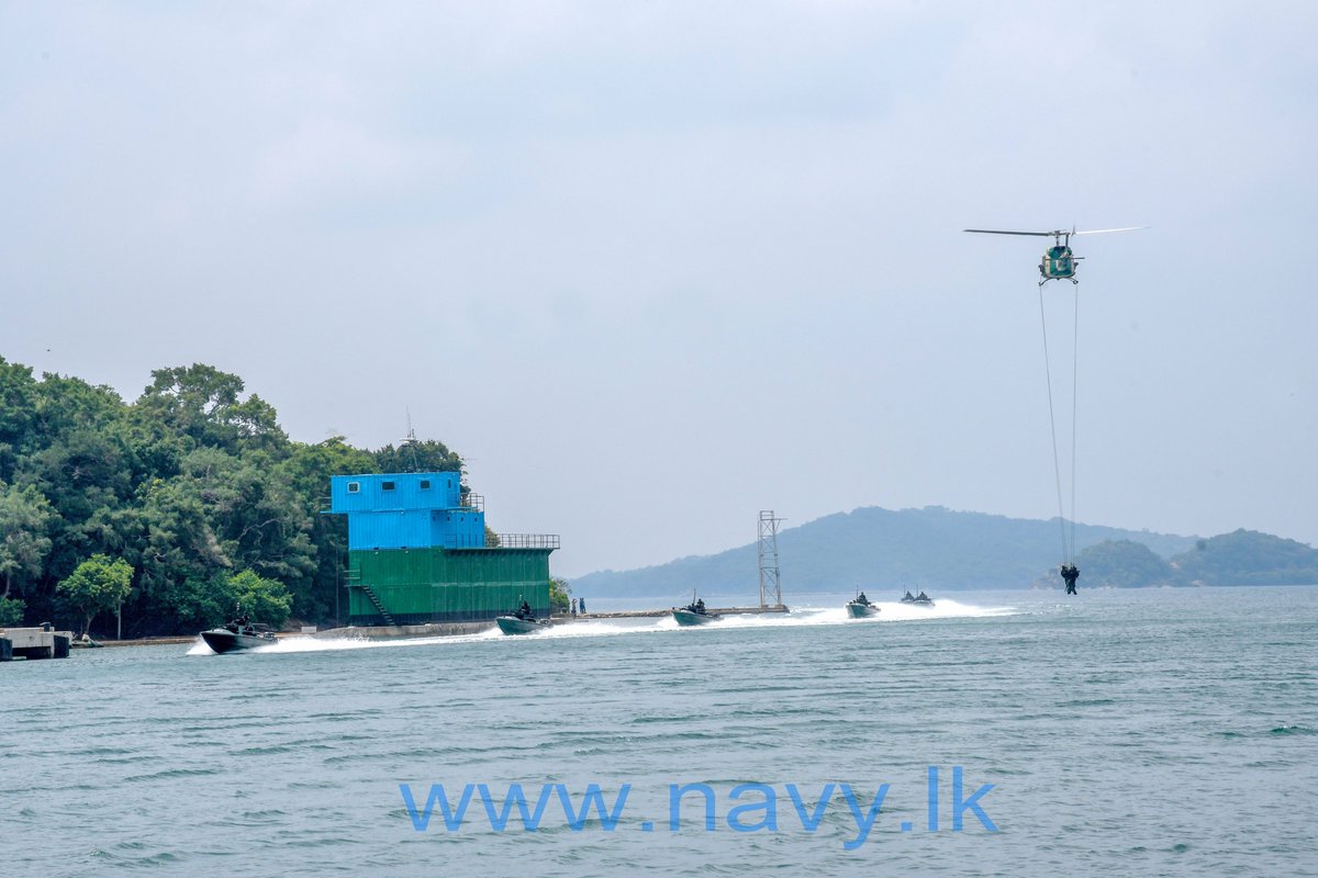 The President of #SriLanka, Hon. @RW_UNP bestowed President's Colour upon @srilanka_navy Special Boat Squadron 01 Mar in Trincomalee, recognizing its exceptional service to the motherland. Read more: news.navy.lk/eventnews/2024…